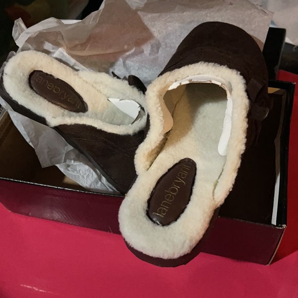 Lane Bryant slip in slippers 8 wide - Picture 2 of 3